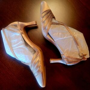 Alex Marie Tamera kitten heel (NWT)